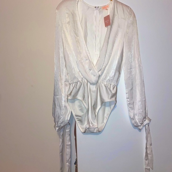 NWT Miss Lola White Bodysuit - Picture 2 of 6